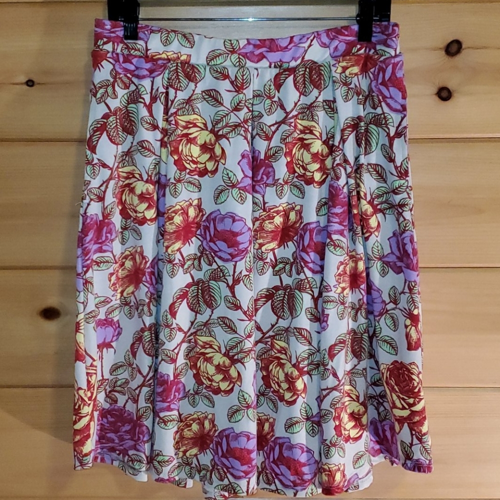 LuLaroe Madison skirt with pockets, size L
